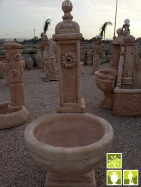Fontana in cemento grande